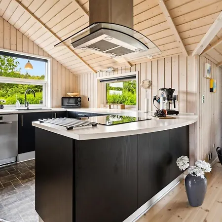 Siggi - 800m From The Sea By Interhome