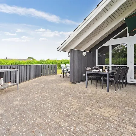 Siggi - 800m From The Sea By Interhome